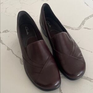 Clark’s blackberry brown wedge heel loafer - size 11 - brand new!